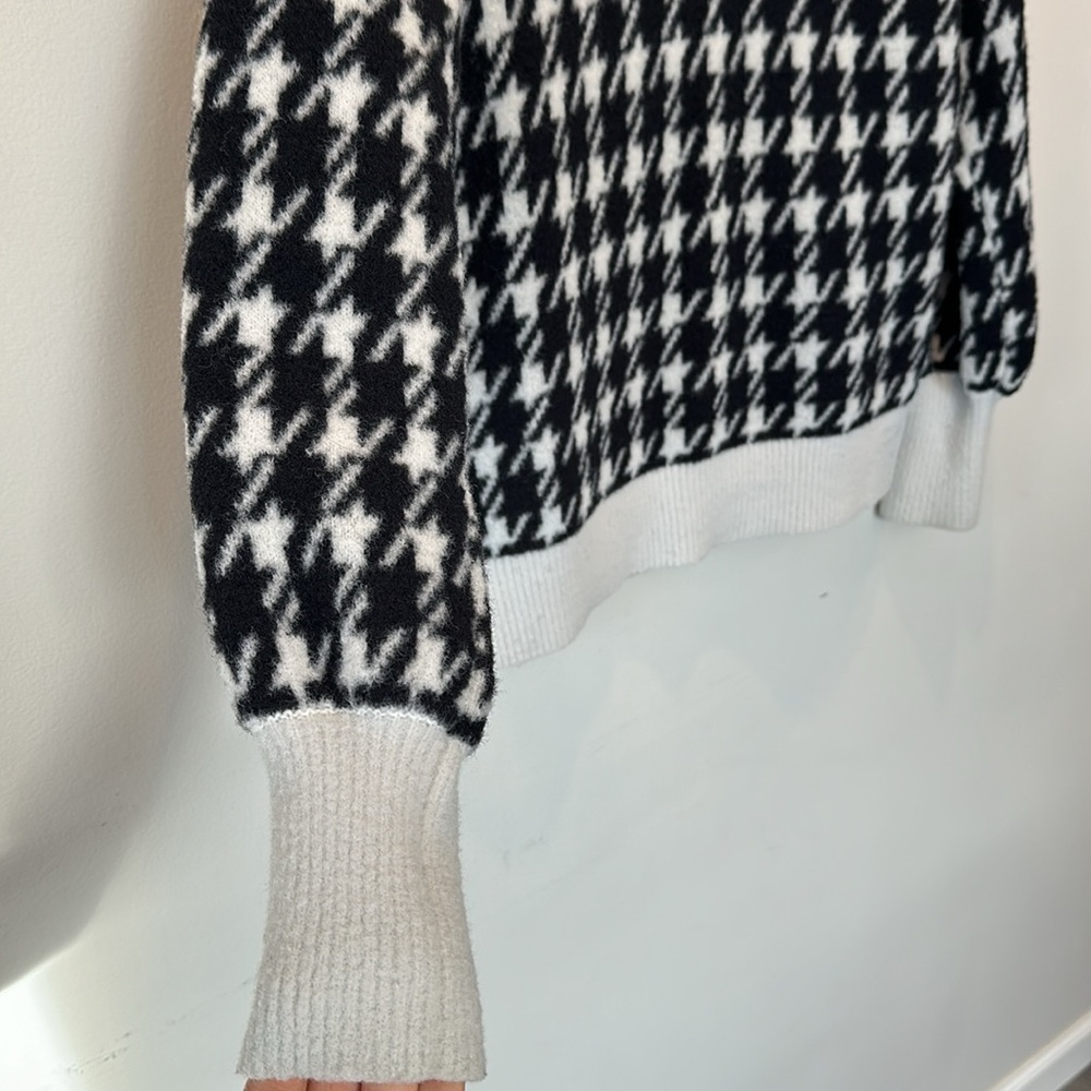 Loft Sweater - Picture 2 of 4